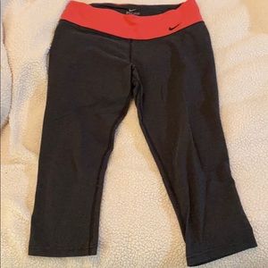 Women’s Nike crop leggings